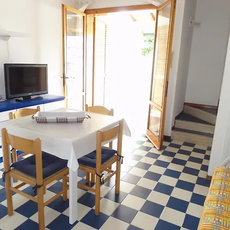 Charming Two-storey بيبيوني