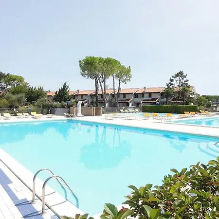 Charming Two-storey 别墅 比比翁