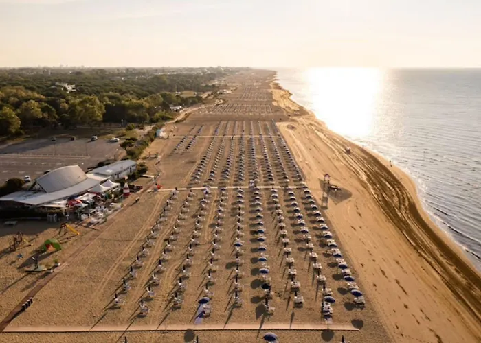 Charming Two-storey 别墅 比比翁